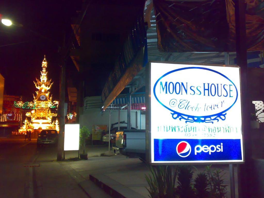 Moon House @ Clock Tower Chiang Rai Exterior foto